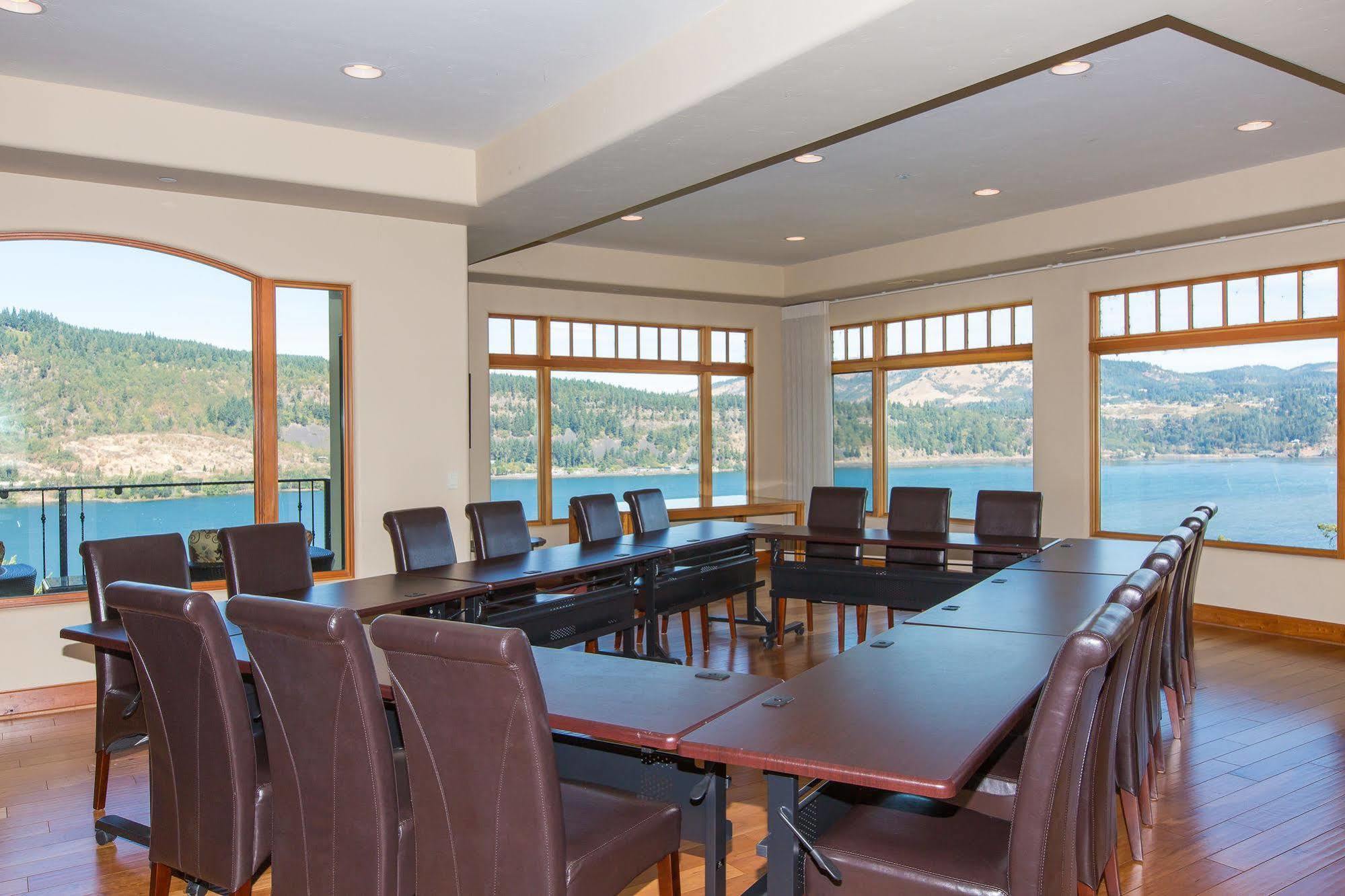 Columbia Cliff Villas Hood River Exterior photo
